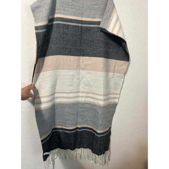 CK Calvin Klein Super Soft Striped Shades of Grey and Blush Pink Fringe Oversize - Picture 4 of 4